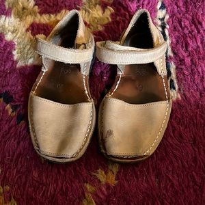 Kids Avarcas! Toddler size 10.